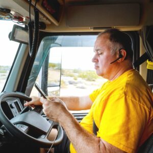 Conducteur au volant : Téléphoner au volant est très dangeureux